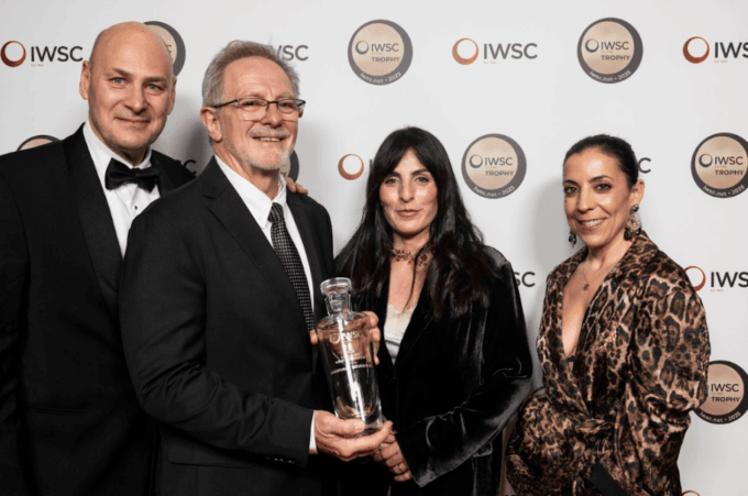 Silvie Cedeno and Noelia Oliver with Edenvale at IWSC 2026 award ceremony